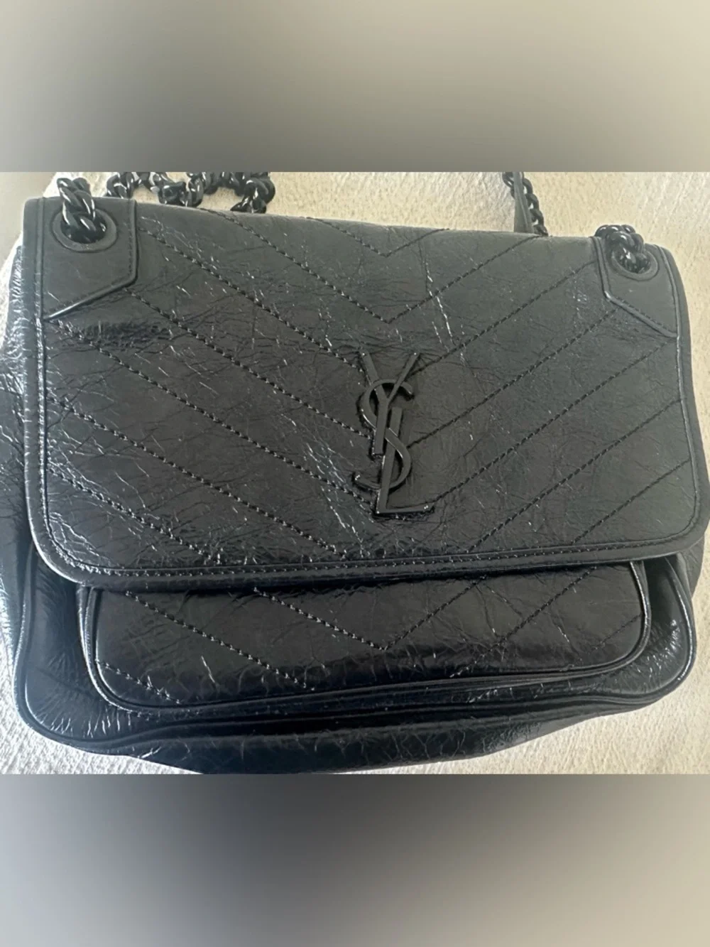 Saint Laurent Niki Medium Shoulder Black CrinkleChain-Shoulder Bag with YSL Logo - Picture 3 of 12